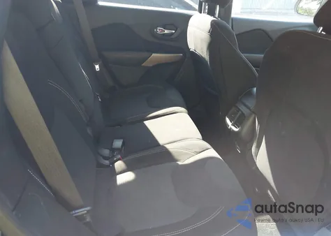 2017 Jeep Cherokee Latitude z USA, uszkodzony, nr VIN 1C4PJMCB7HW570179